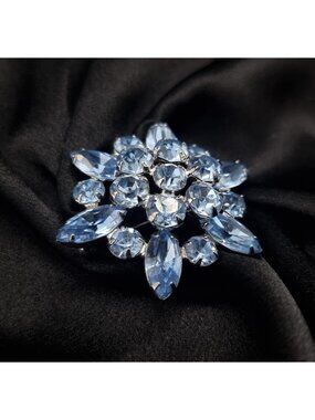 Rare Find Vintage 1950's WEISS Signed Blue Rhinestone Floral Brooch